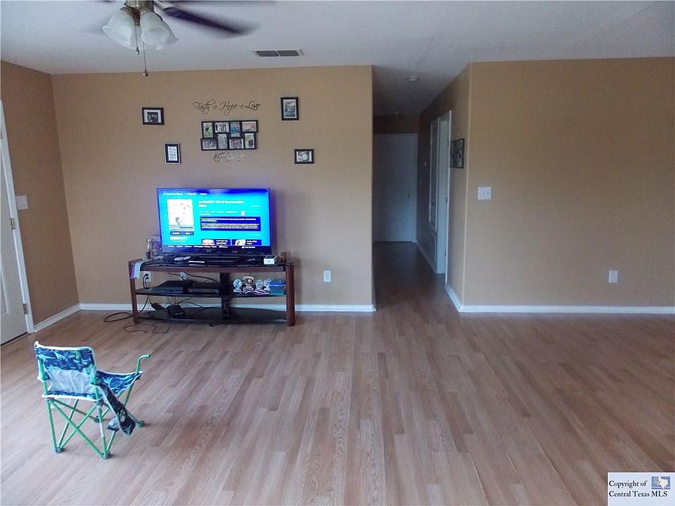 1st image of 103/105 Long Ln