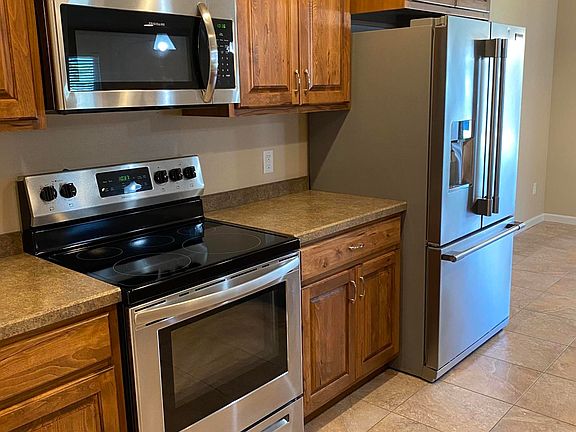 5th image of 743 Mayflower Dr