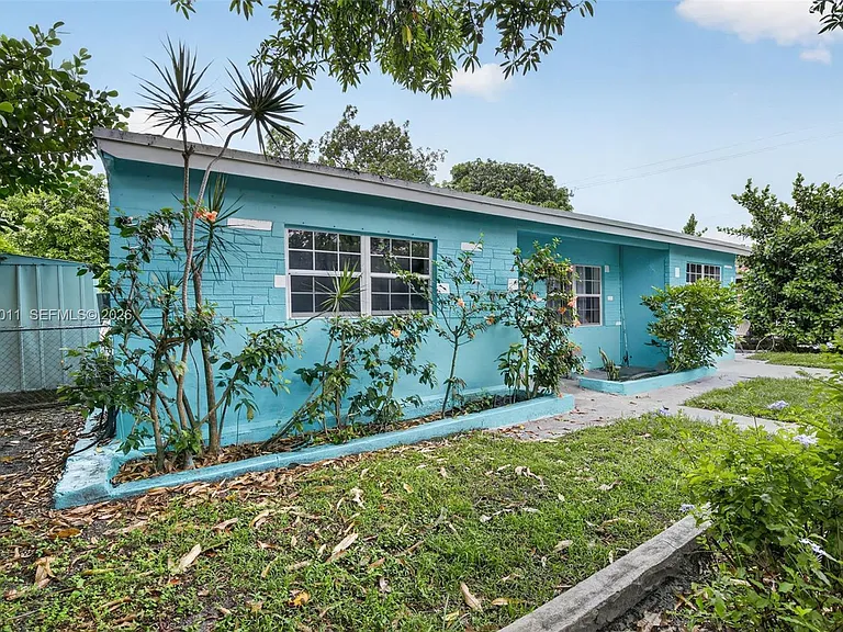 6238 Hayes St — Photo 2