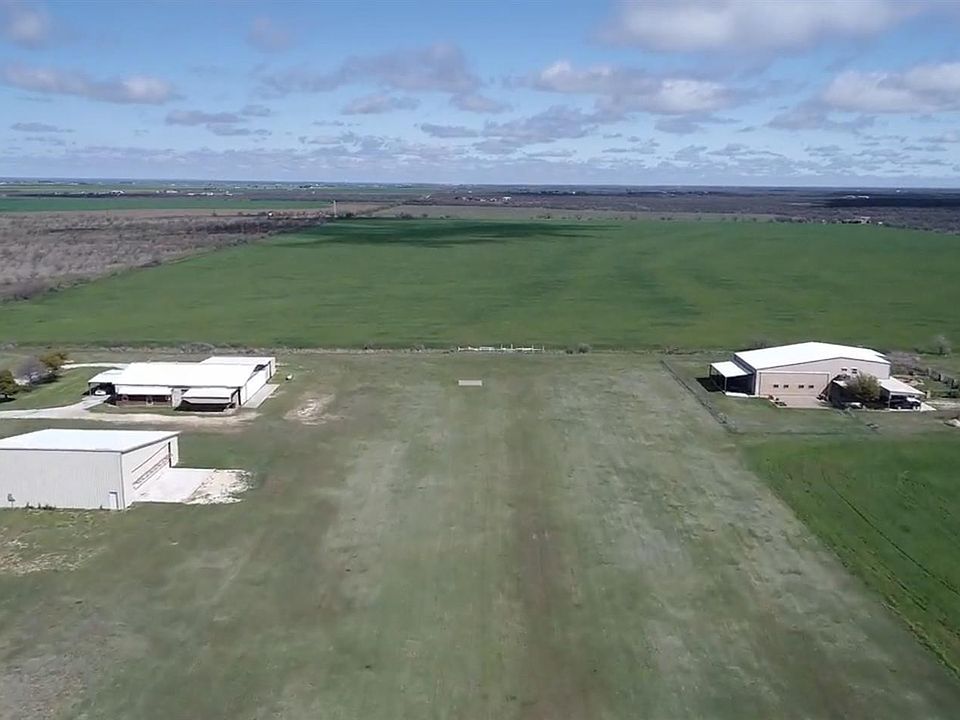 1st image of 24 Cessna Dr