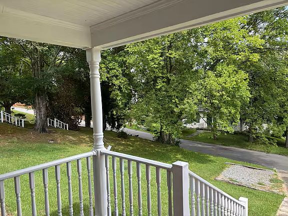 3rd image of 402 Rose Hill Ave