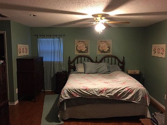 master with king size bed