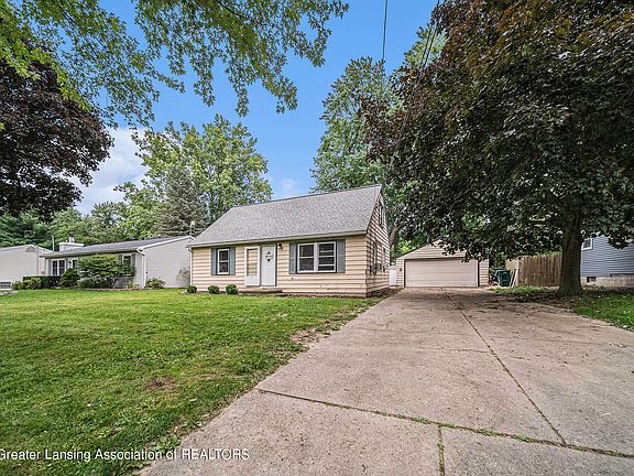 3rd image of 6947 Calson Dr