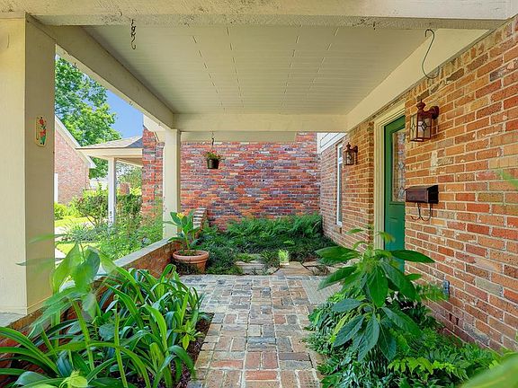 4th image of 1823 Saxony Lane