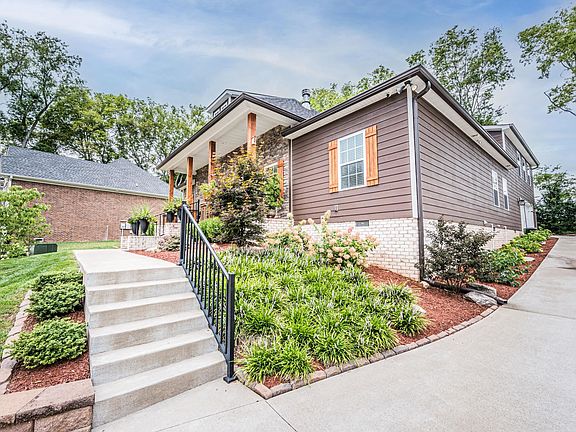 4th image of 326 Atlantis Ct