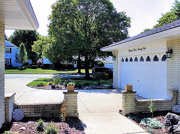 3rd image of 2321 Tanglewood Dr