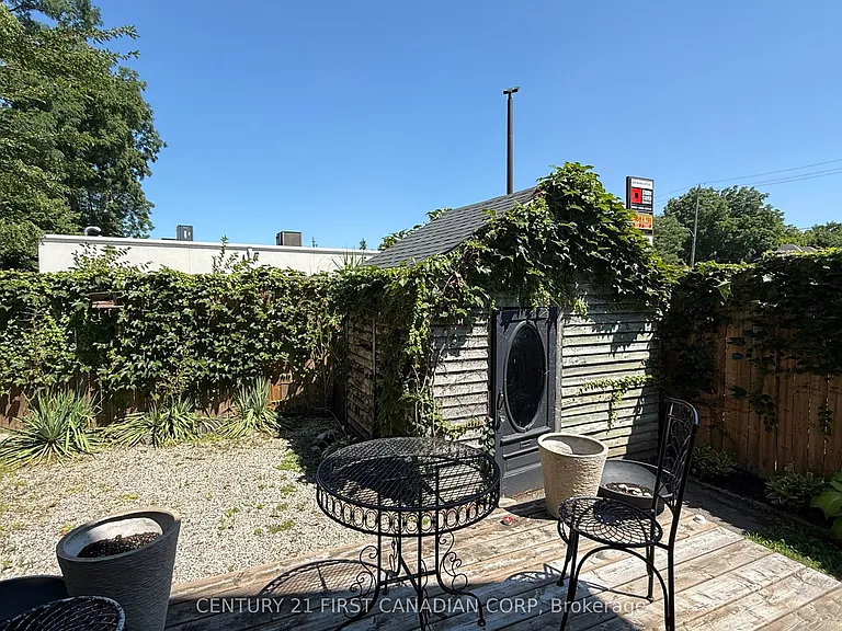 2 Erie Ave — Photo 22