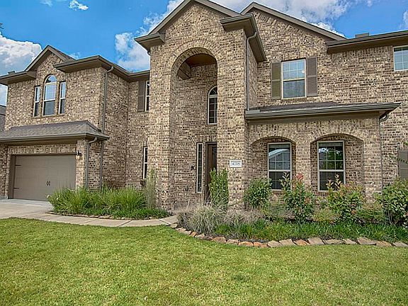 2nd image of 4718 Isla Canela Ln