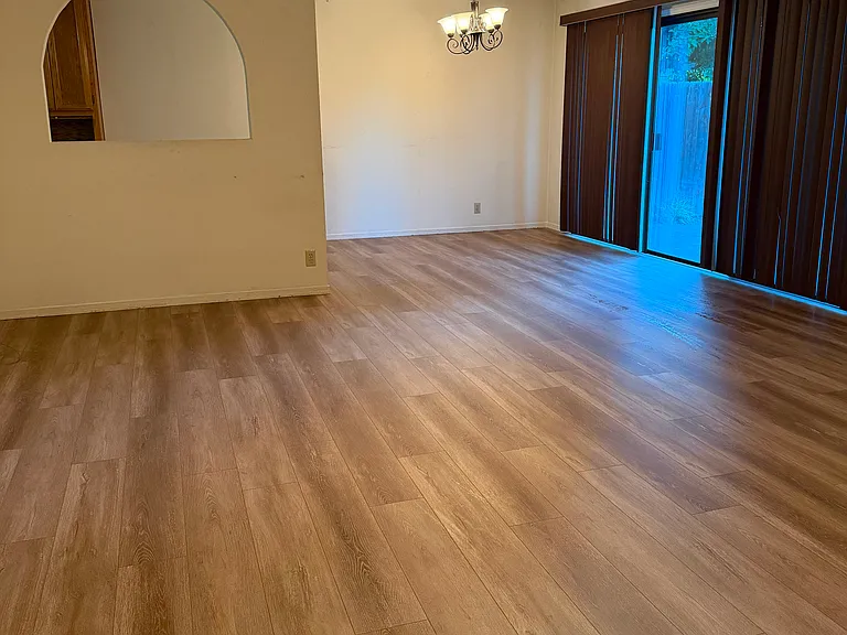 325 E Lancaster Dr — Photo 7