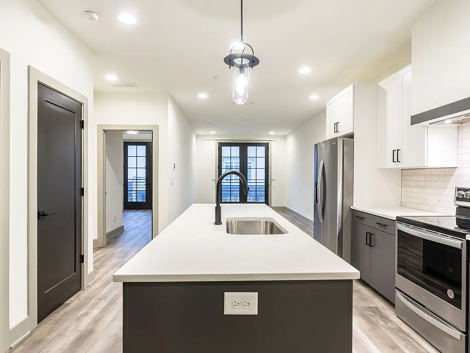 28 Becker Pl