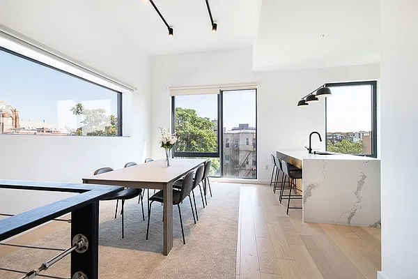 Sold by Brick&Mortar | media 9