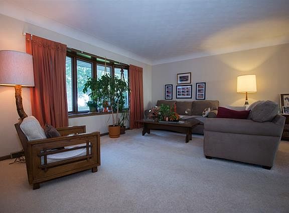 3rd image of 1619 Valley Vista Dr