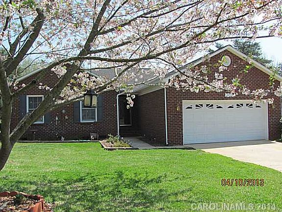 3rd image of 1205 Landover Dr
