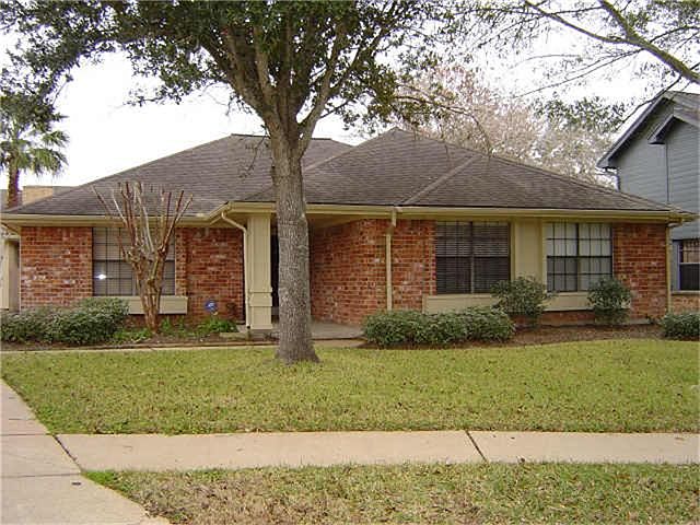 1st image of 2611 Woodwick Dr
