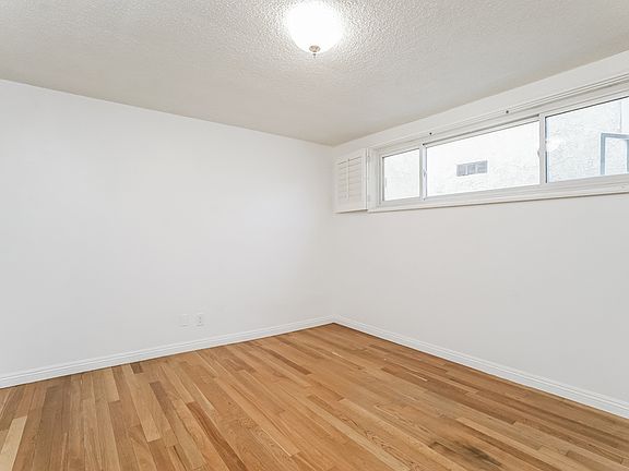 4th image of 432 33rd St #432