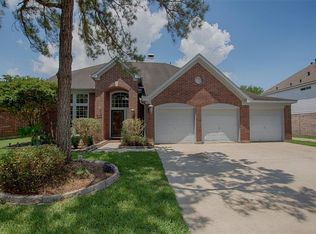 125 Crescent Bay Dr, League City, TX 77573