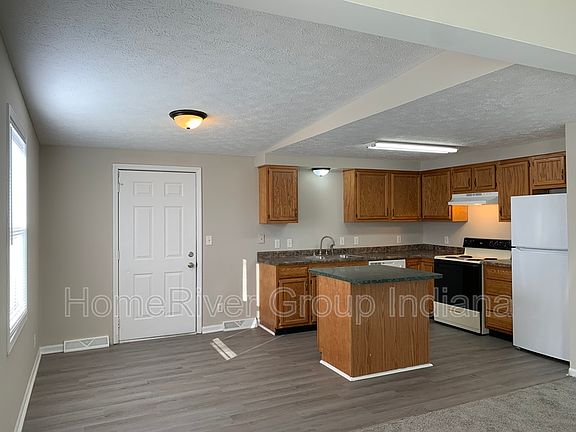 4th image of 3905 Ireland Dr