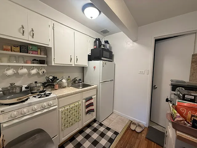 1492 2nd Ave #3C — Photo 3