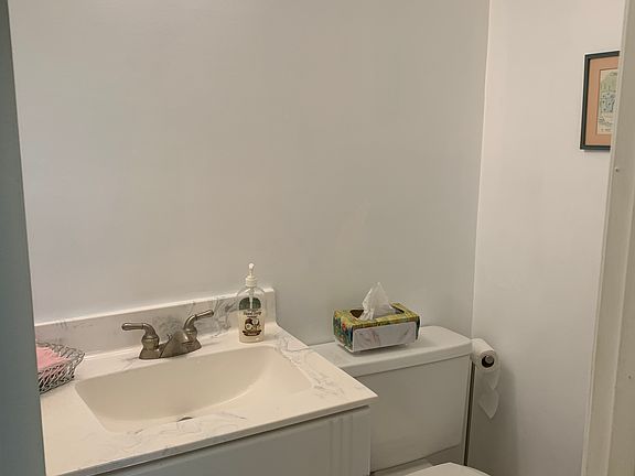 4th image of 2060 W Hillsboro Blvd #1022