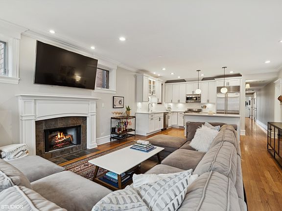 4th image of 2712 N Lehmann Ct APT 3S