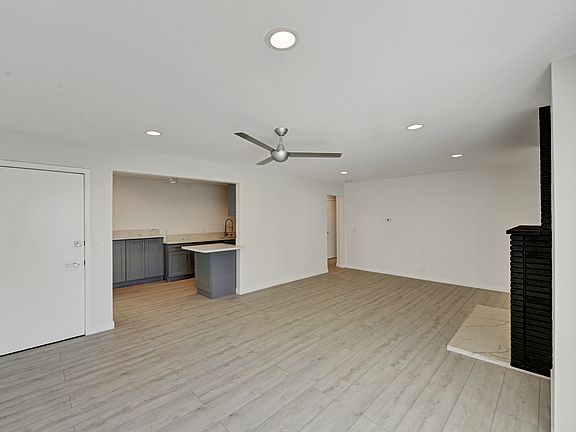 4th image of 1425 E Ocean Blvd APT 1