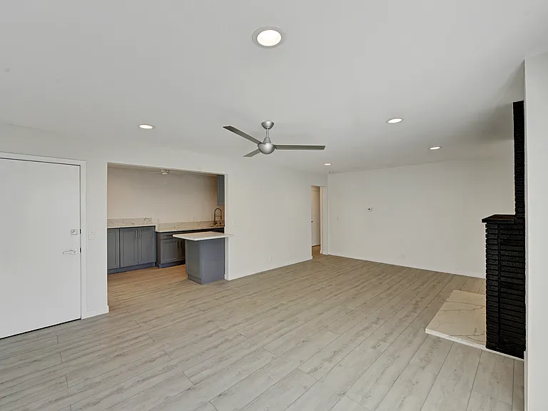 1425 E Ocean Blvd #1 — Photo 4