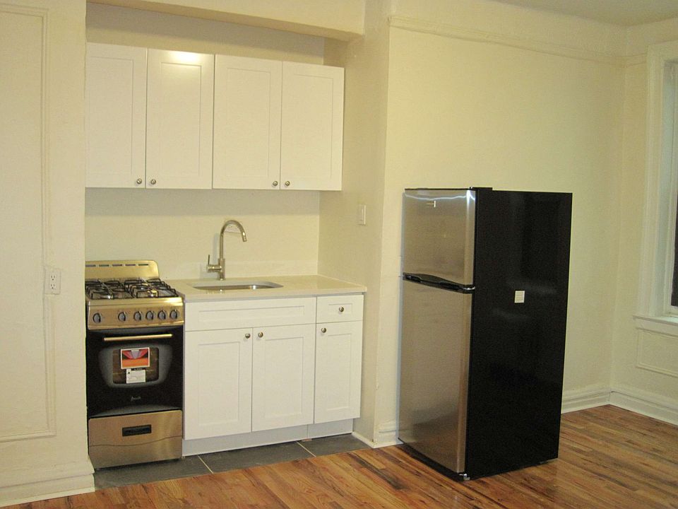 2nd image of 111 W 141st St APT 1J