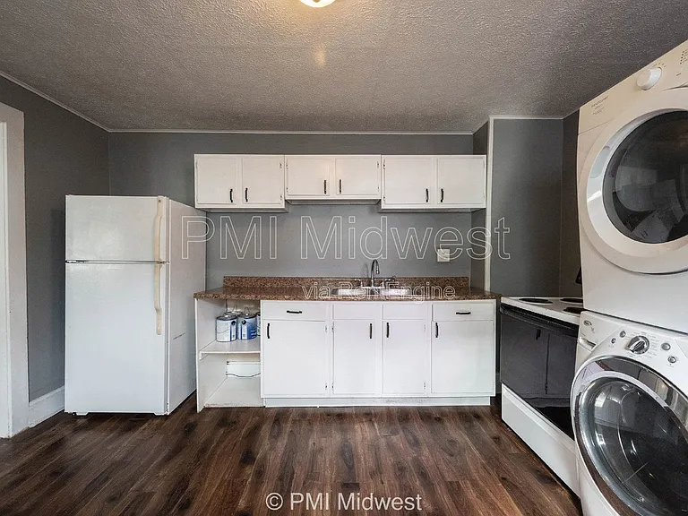 1604 E Kelly St — Photo 12
