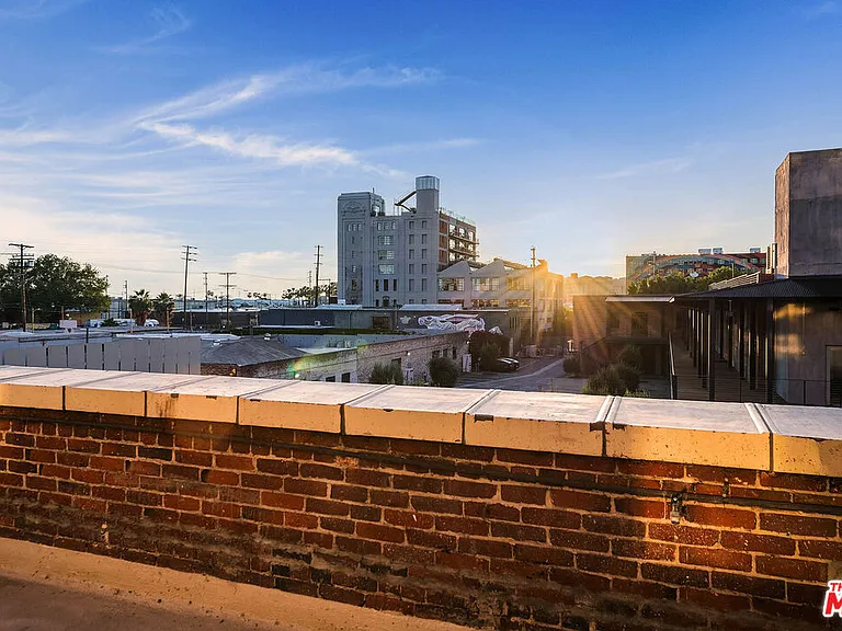 1850 Industrial St #106 — Photo 37