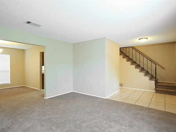 2nd image of 3716 Windsong Ln