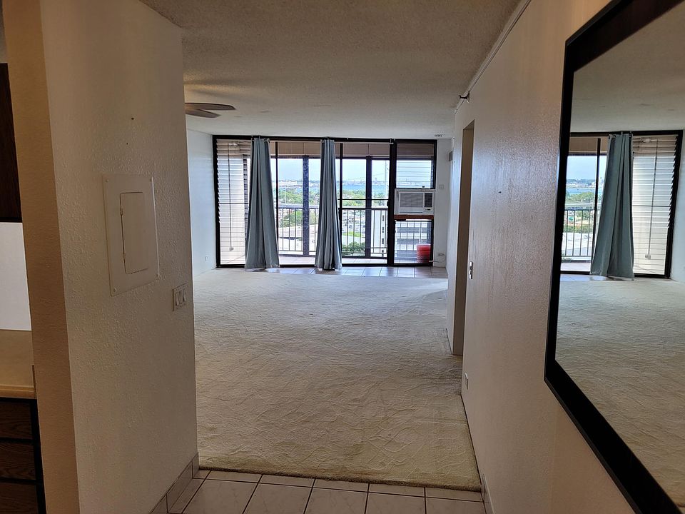 Front entry Foyer