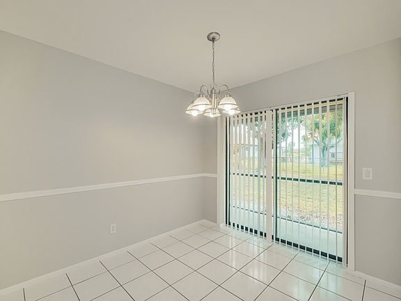 5th image of 817 SW 9th Ave