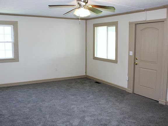 3rd image of 215 Chalmers St