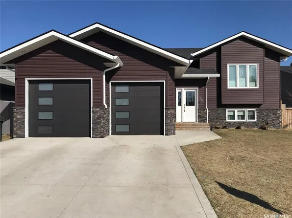857 Madsen PLACE, Prince Albert, SK S6V 2L6