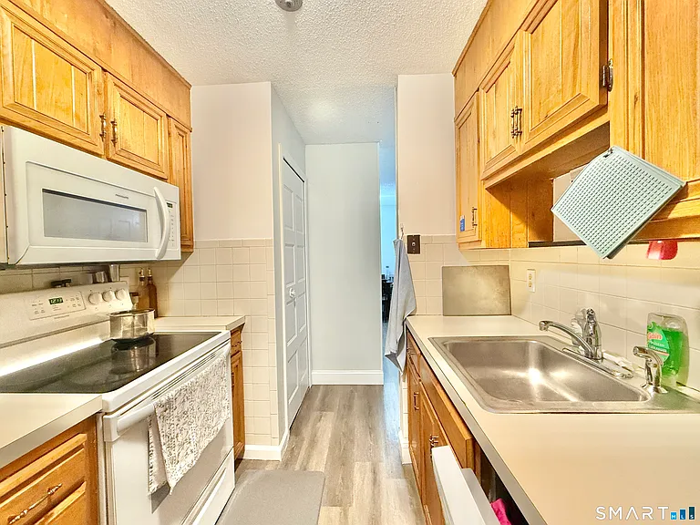 34A Padanaram Rd #127 — Photo 3