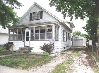 1313 Adams St, Beardstown, IL 62618