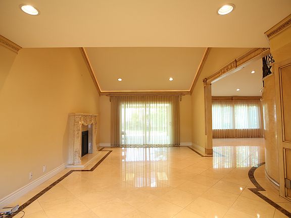 4th image of 2567 Flintridge Dr