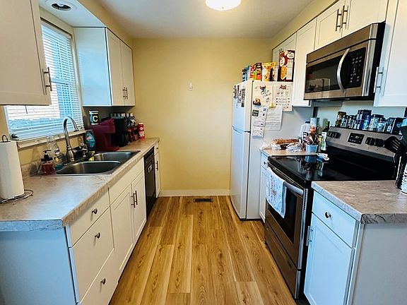 4th image of 446 Heritage Cir
