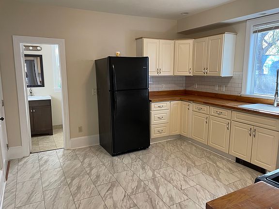 3rd image of 116 Foster St APT 1