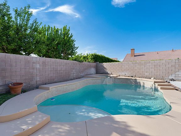 4th image of 45345 Deerbrook Cir
