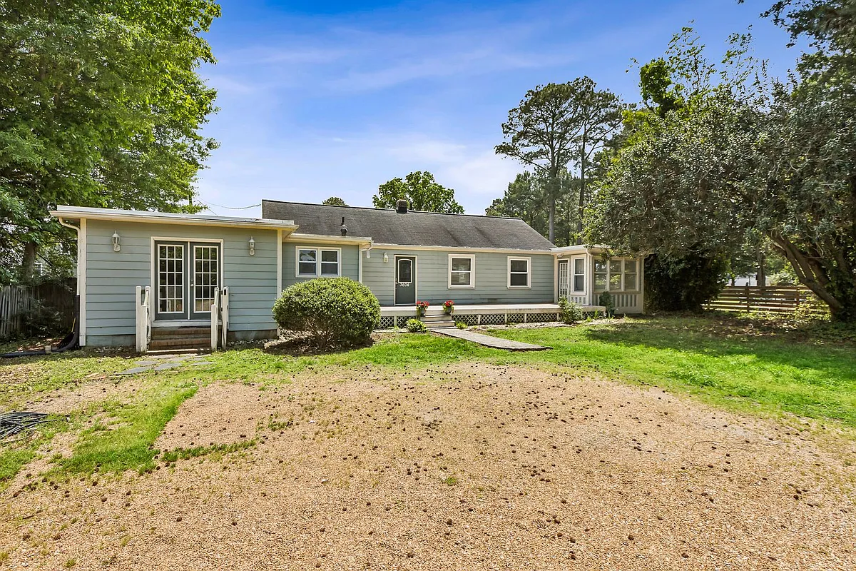 Building Photo - 3604 Spottswood Pl