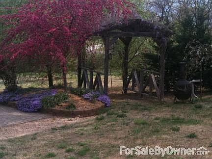 1st image of 2511 Crestwood Dr