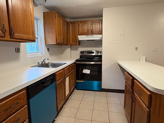 3rd image of 29 Arlington Rd APT 6
