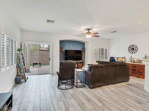 4th image of 1113 Pleasure Ln Unit 3