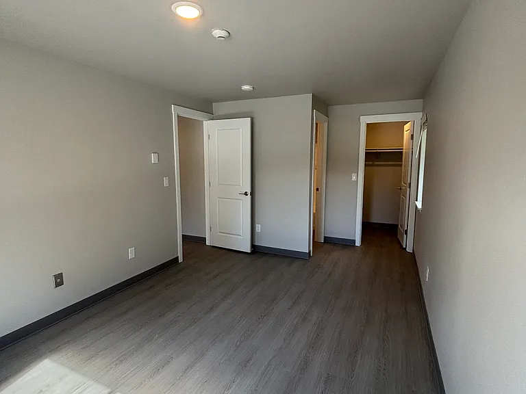Chambers Crest Apartments — Photo 45