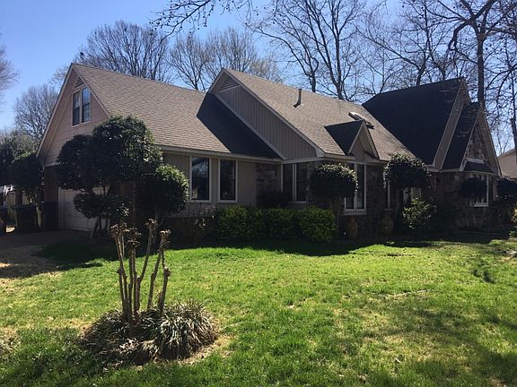 4th image of 2634 Surrey Wood Dr