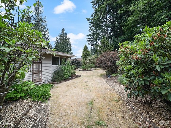 4th image of 6415 Sierra Drive SE