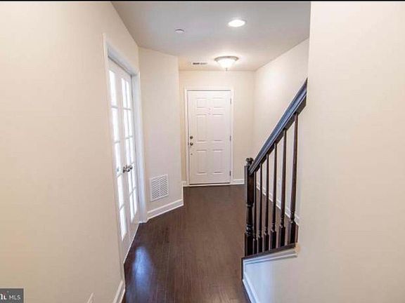 5th image of 3009 Saint Josephs Dr