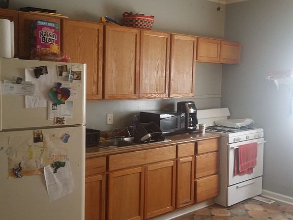 Kitchen with new Kitchen cab