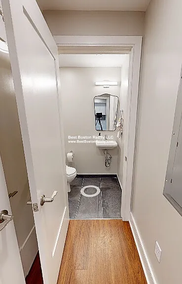 386 Harvard St — Photo 5